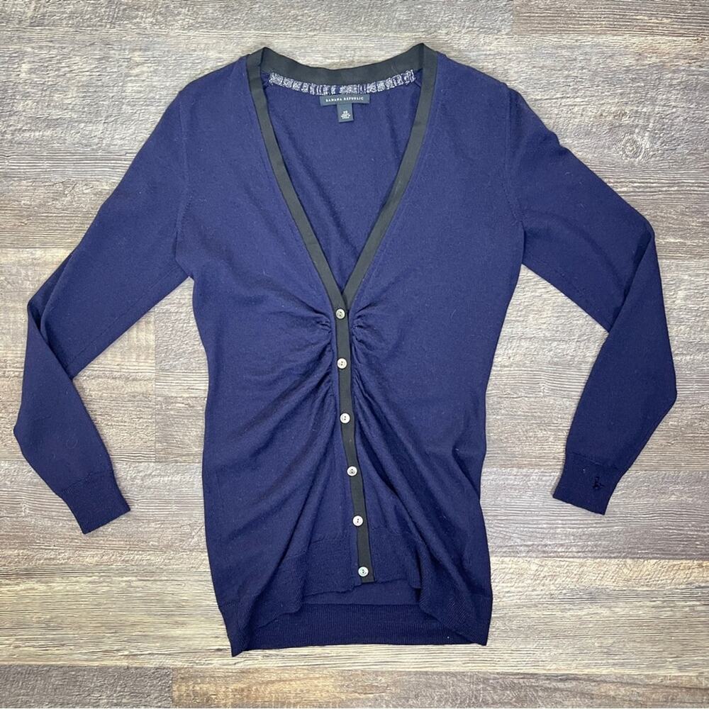 Banana Republic 100% Wool Navy Cardigan Sweater with Black Accents size XS B167